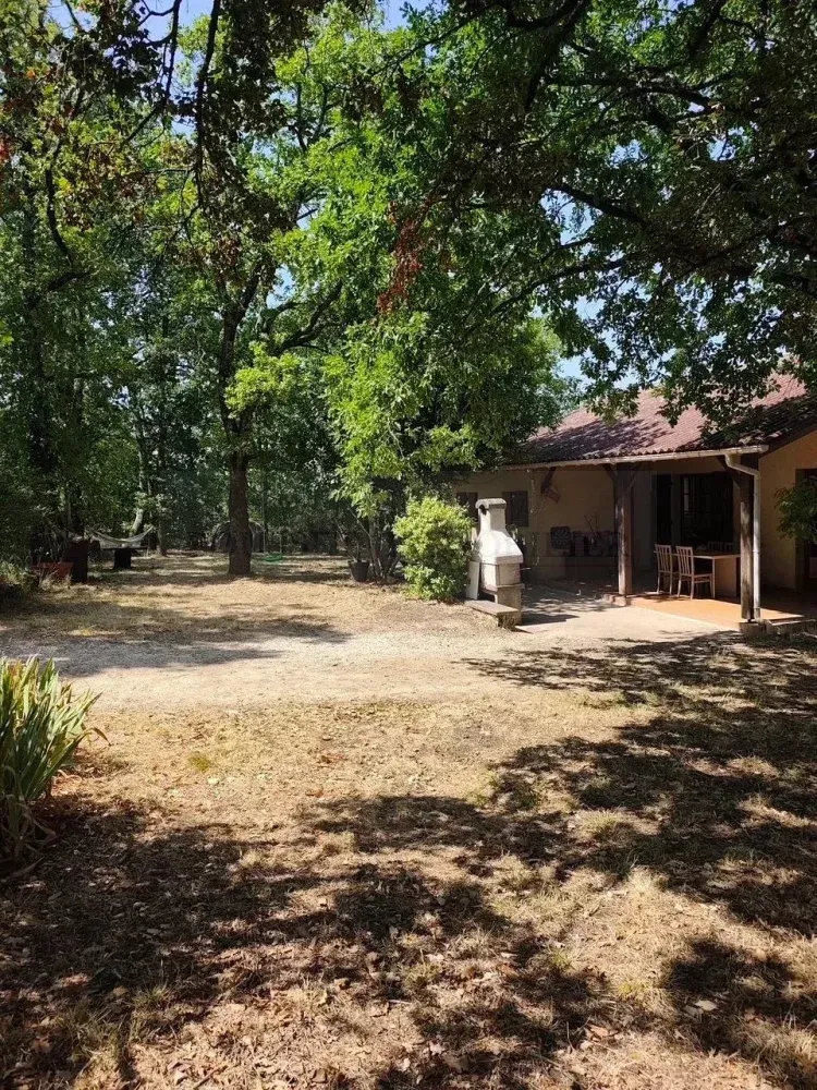 Mauroux, Lot : deux maisons et une grange sur environ 6 ha — photo 4