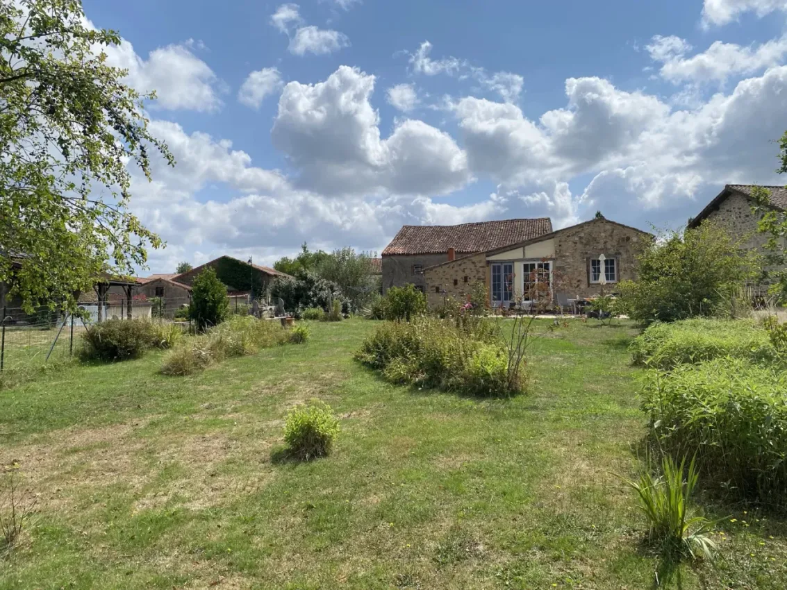 Maison de village de plain-pied avec grange et jardin à Saint-Martial-sur-Isop, Haute-Vienne — photo 2