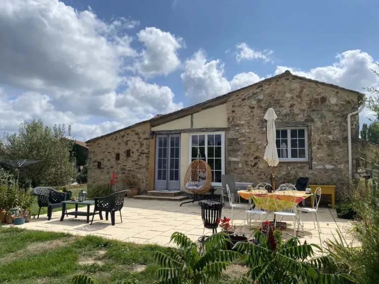 Maison de village de plain-pied avec grange et jardin à Saint-Martial-sur-Isop, Haute-Vienne Photo du bien