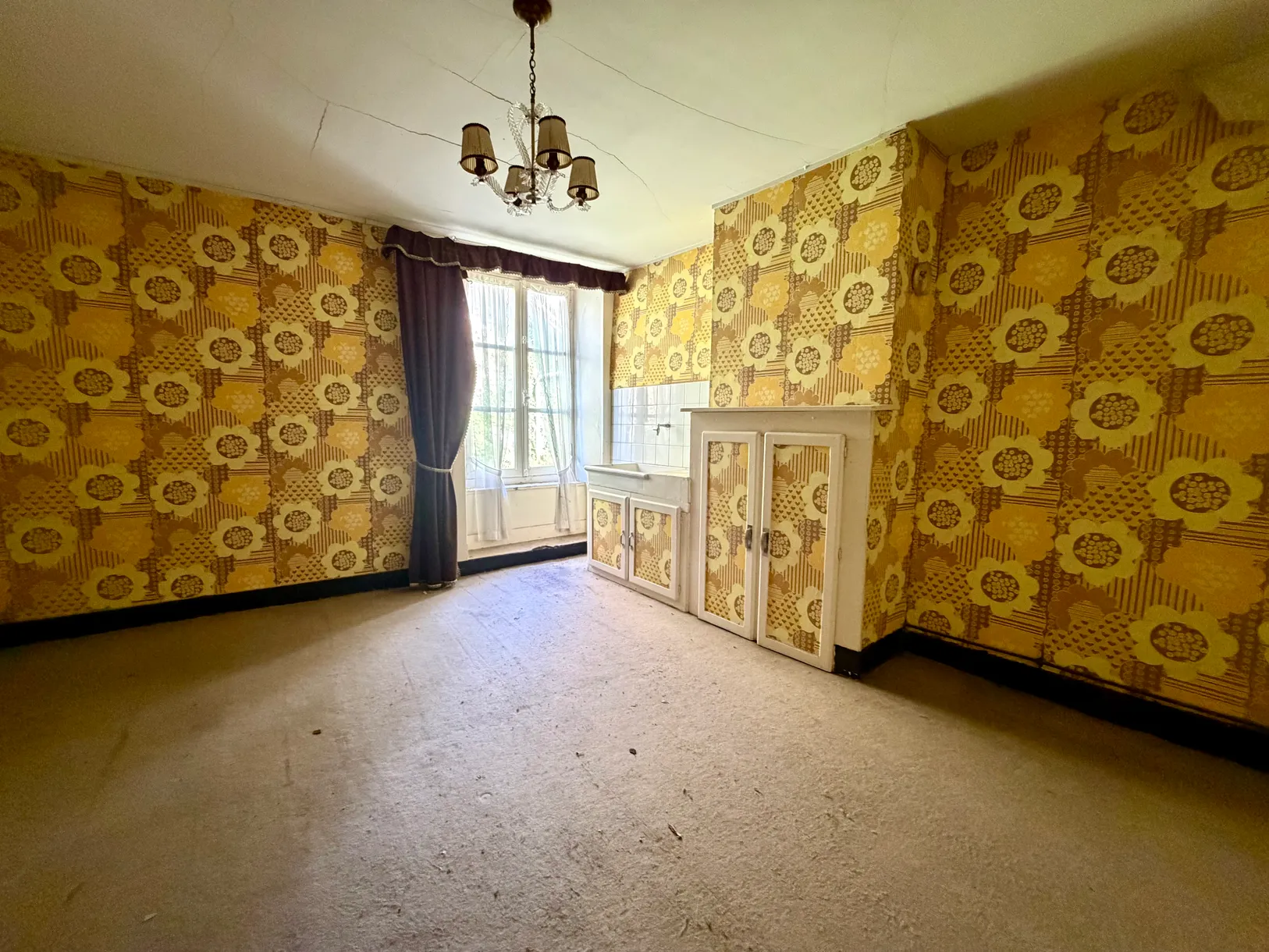 Maison à vendre à Rochechouart, Haute-Vienne : 180 m², 5 chambres et 3 garages — photo 7