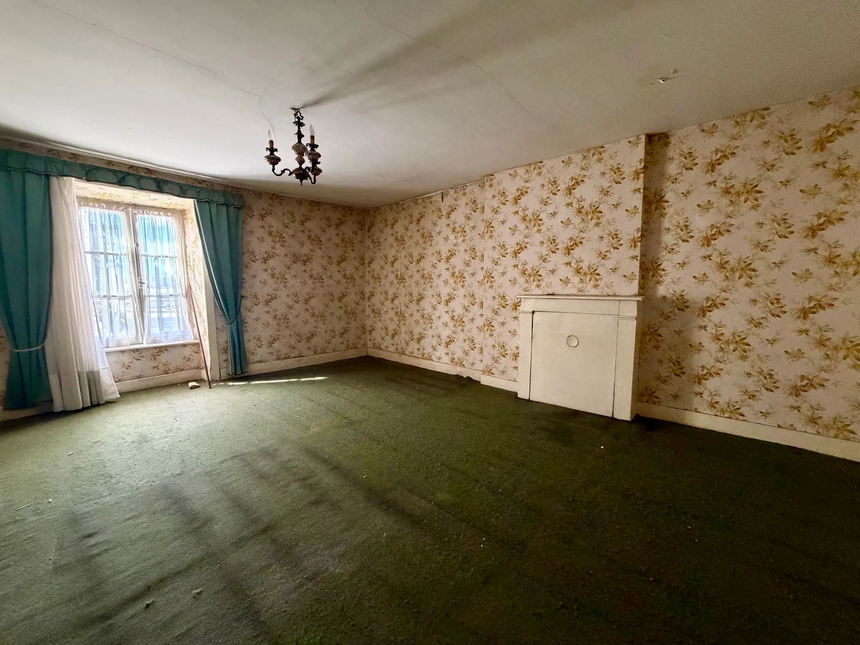 Maison à vendre à Rochechouart, Haute-Vienne : 180 m², 5 chambres et 3 garages — photo 8