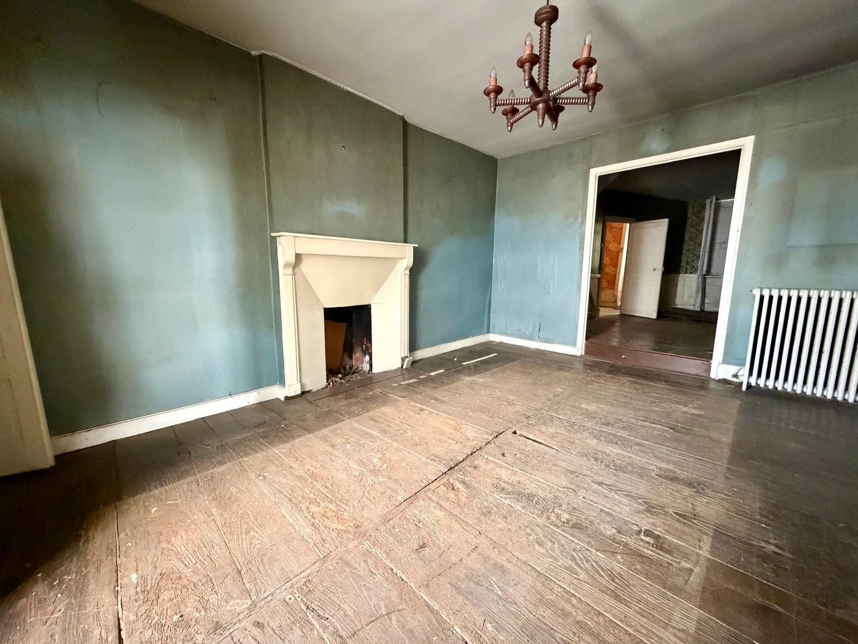 Maison à vendre à Rochechouart, Haute-Vienne : 180 m², 5 chambres et 3 garages — photo 5