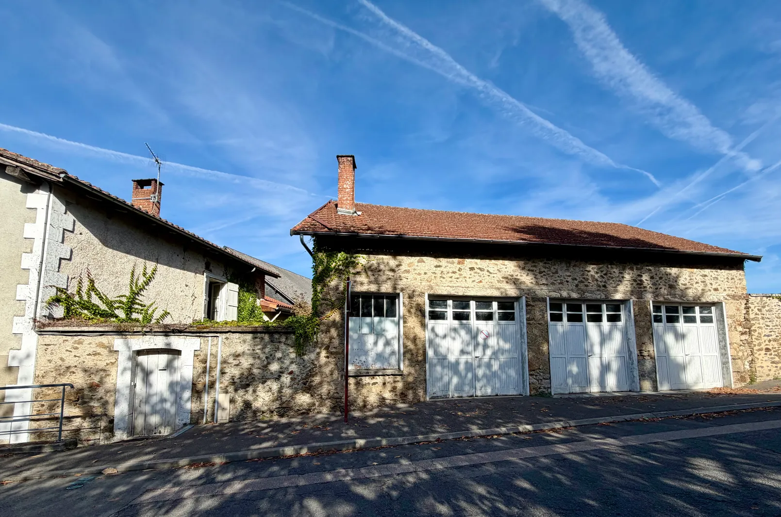 Maison à vendre à Rochechouart, Haute-Vienne : 180 m², 5 chambres et 3 garages — photo 9
