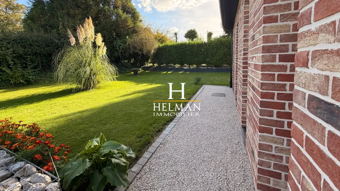 Single-Story House for Sale in Thérouanne, Pas-de-Calais, with Garden and Garage photo 9