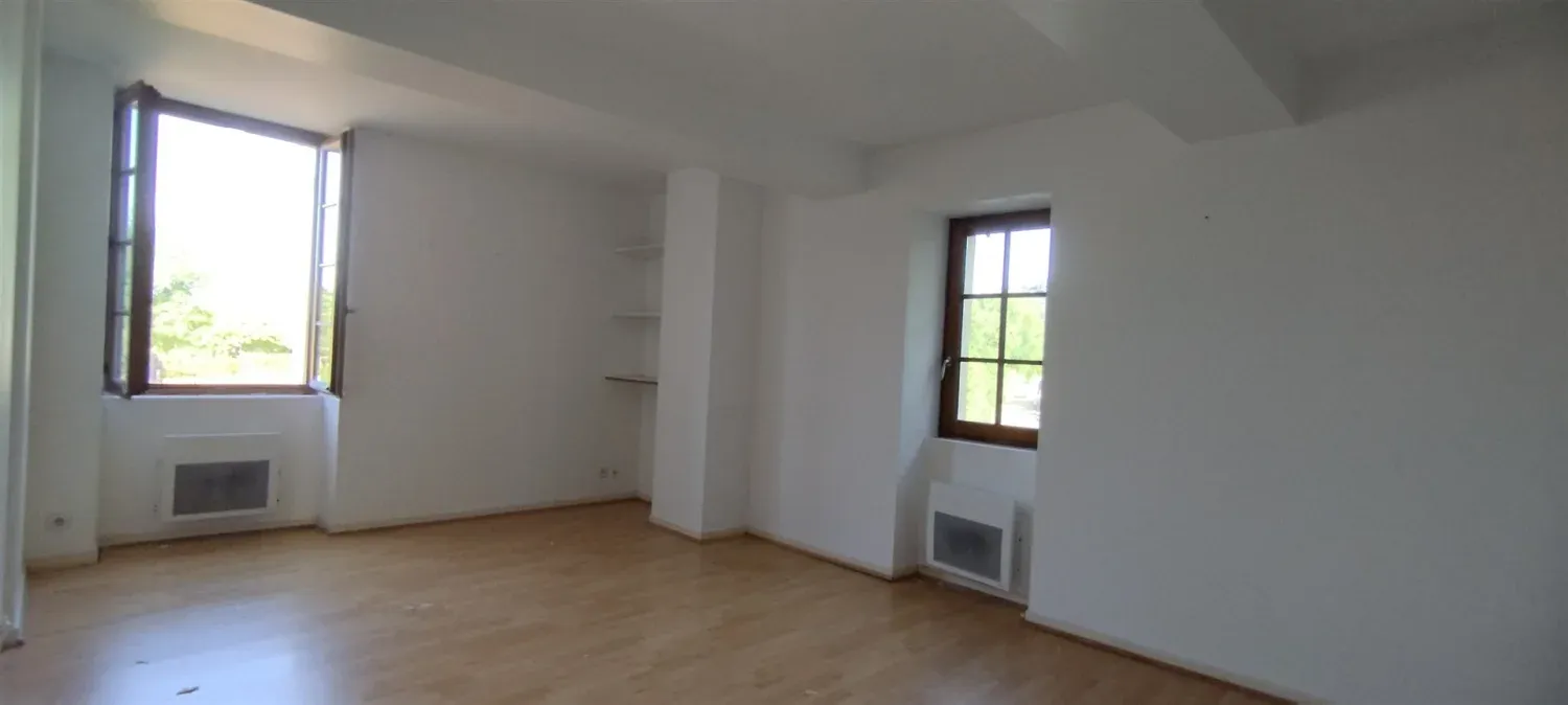Renovated Country House with Large Garden in Bazens, Lot-et-Garonne photo 10