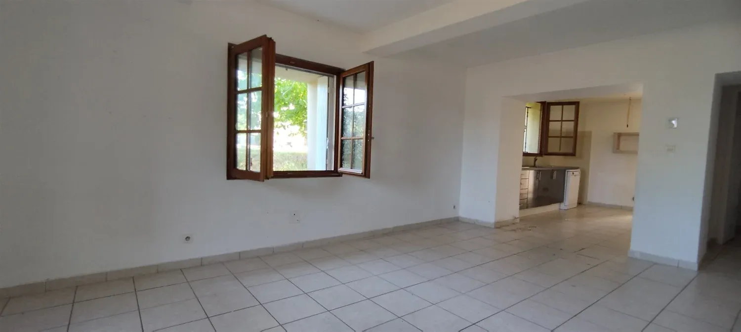 Renovated Country House with Large Garden in Bazens, Lot-et-Garonne photo 5