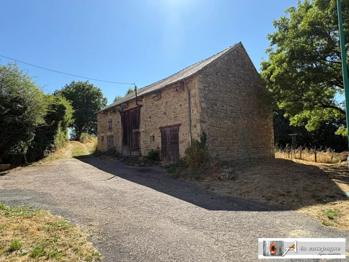 Maison de campagne à rénover avec grange à Saint-Marcel-en-Marcillat, Allier — photo 4