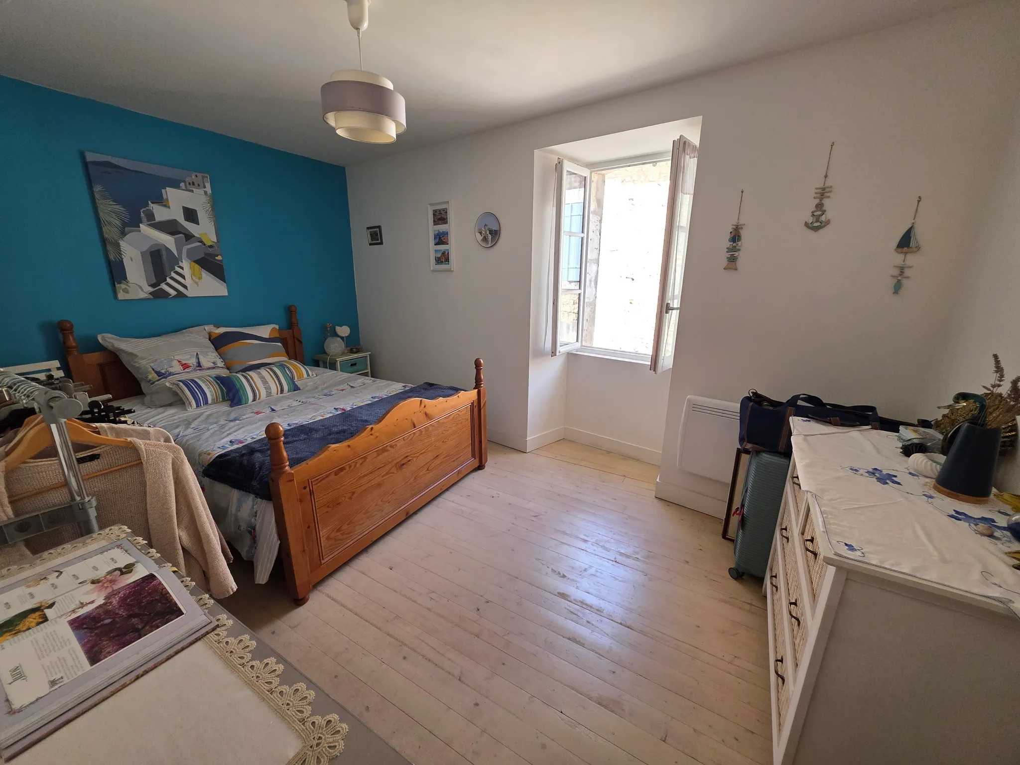 Maison de village rénovée avec grange et terrain à Charras, Charente — photo 8