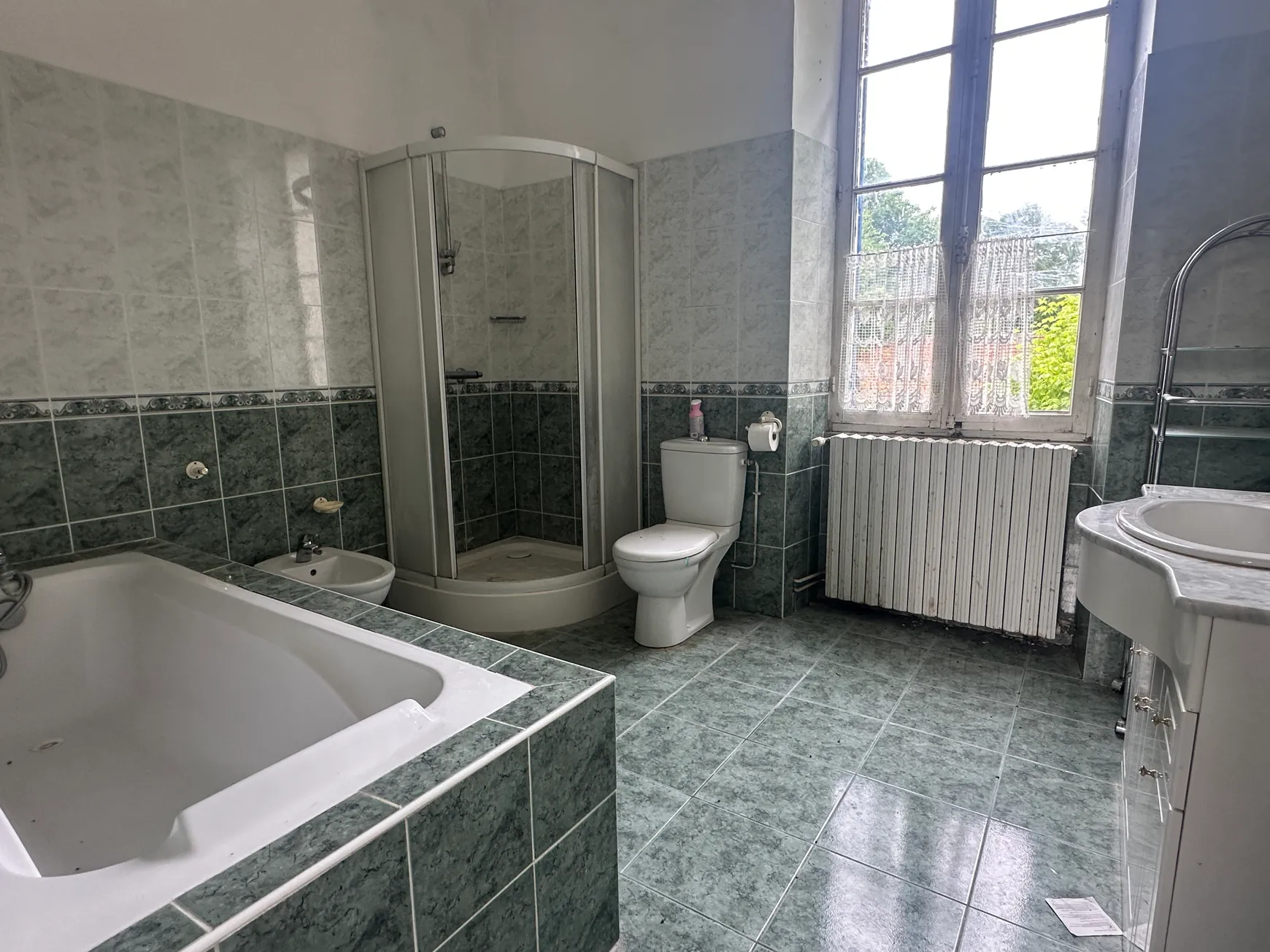 Family Home to Renovate with 95 m² Outbuilding in Bourg-du-Bost, Dordogne photo 7