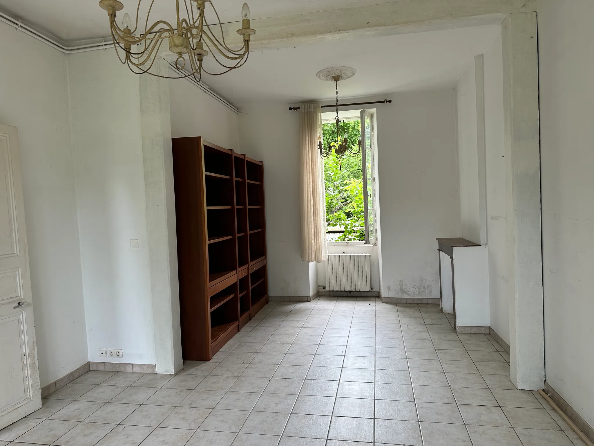 Family Home to Renovate with 95 m² Outbuilding in Bourg-du-Bost, Dordogne photo 10