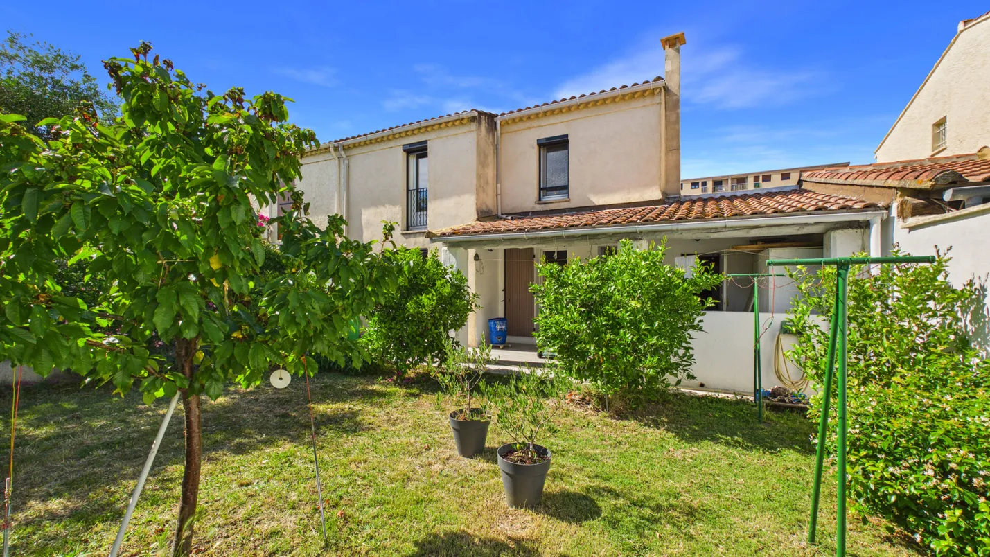 House with garden and garage for sale in Le Pontet, Vaucluse photo 10