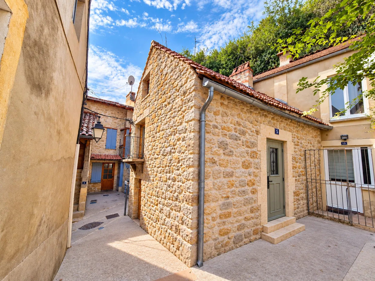 Maison de ville à rénover avec cour à Sarlat-la-Canéda, Dordogne — photo 10