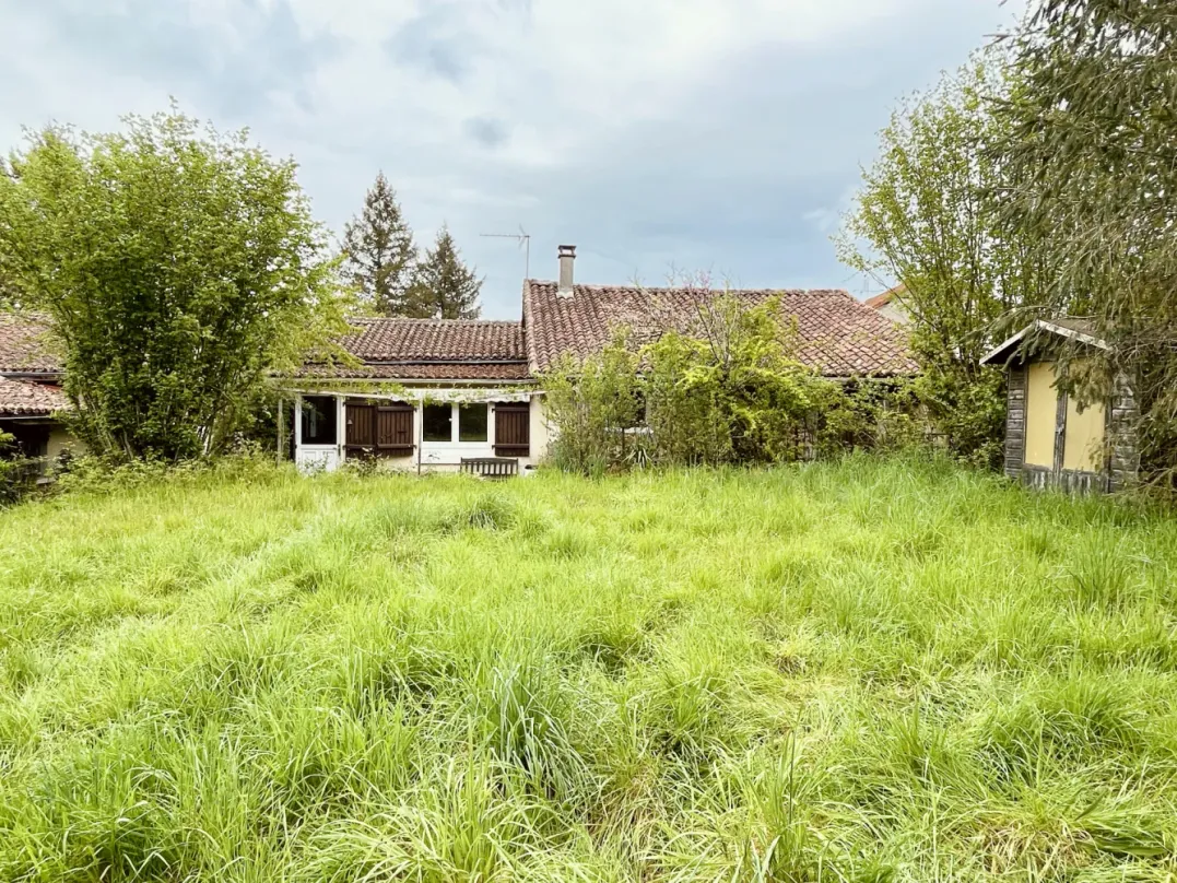 Maison en pierre à Chirac, Charente, avec jardin et dépendances — photo 5