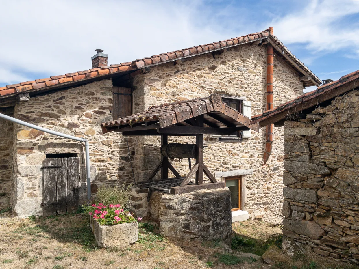 Maison en pierre avec gîte et grange à Sainte-Marie-de-Vaux, Haute-Vienne — photo 2