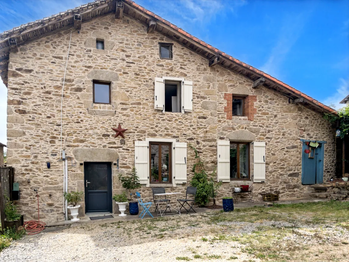 Maison en pierre avec gîte et grange à Sainte-Marie-de-Vaux, Haute-Vienne — photo 3