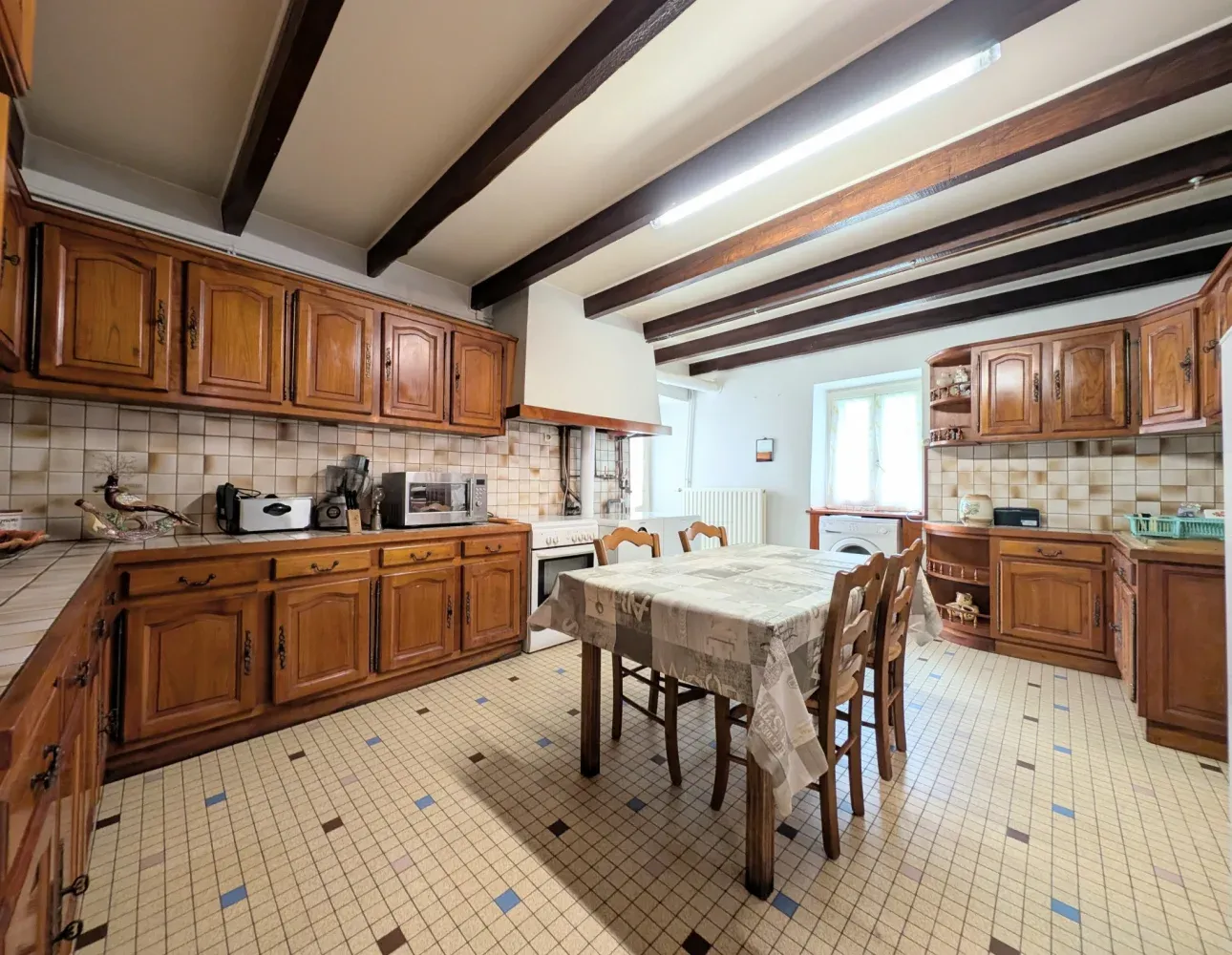 Saint-Maurice-des-Lions, Charente : maison de village et dépendance avec jardin — photo 2