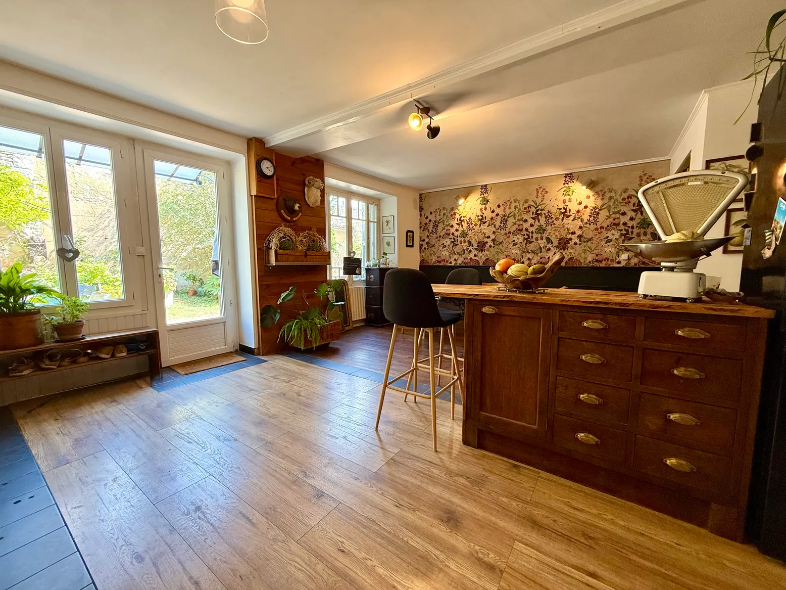 Maison de village en pierre à vendre à Monts-sur-Guesnes, Vienne – 5 chambres et jardin clos — photo 9