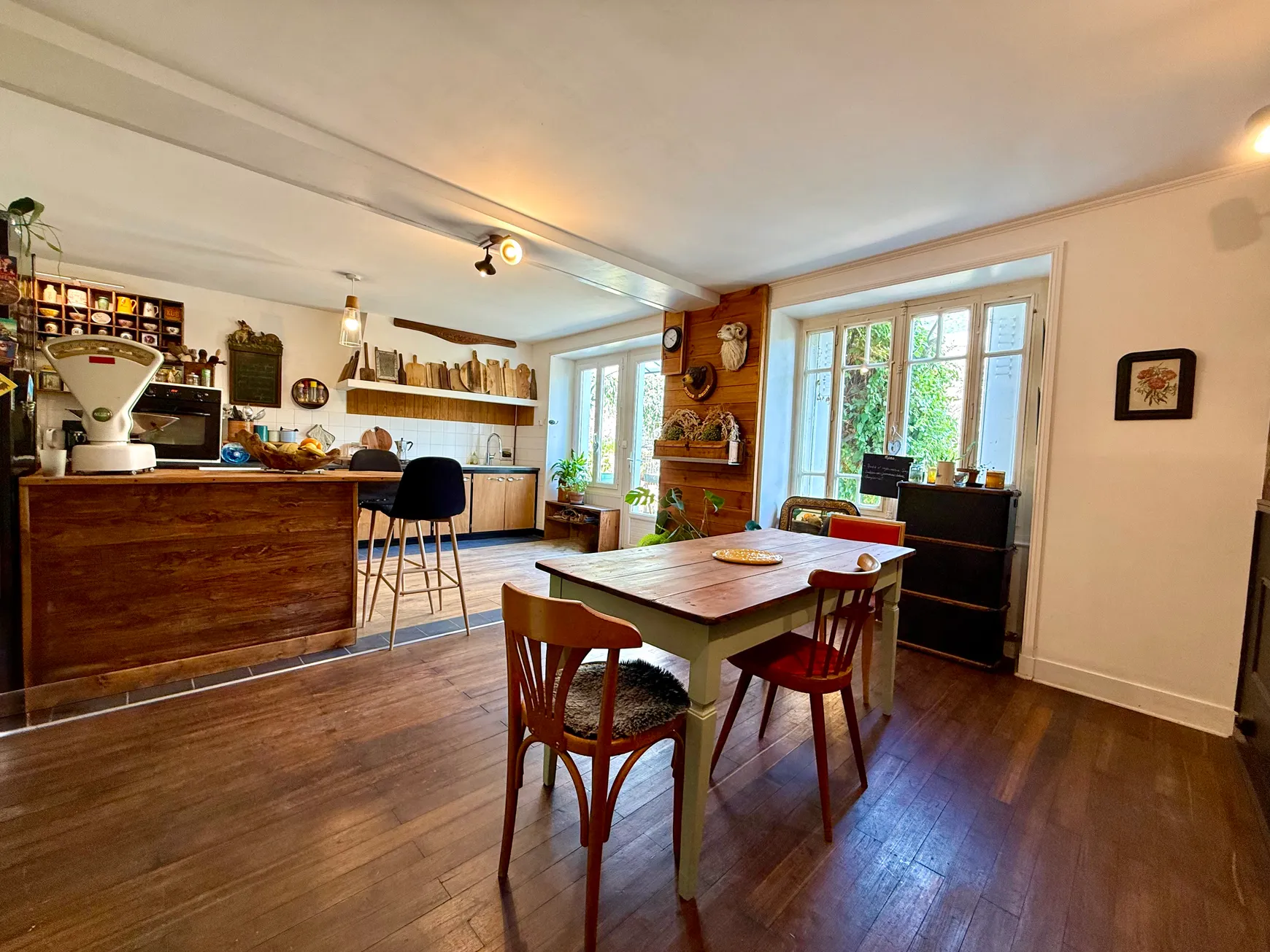 Maison de village en pierre à vendre à Monts-sur-Guesnes, Vienne – 5 chambres et jardin clos — photo 4