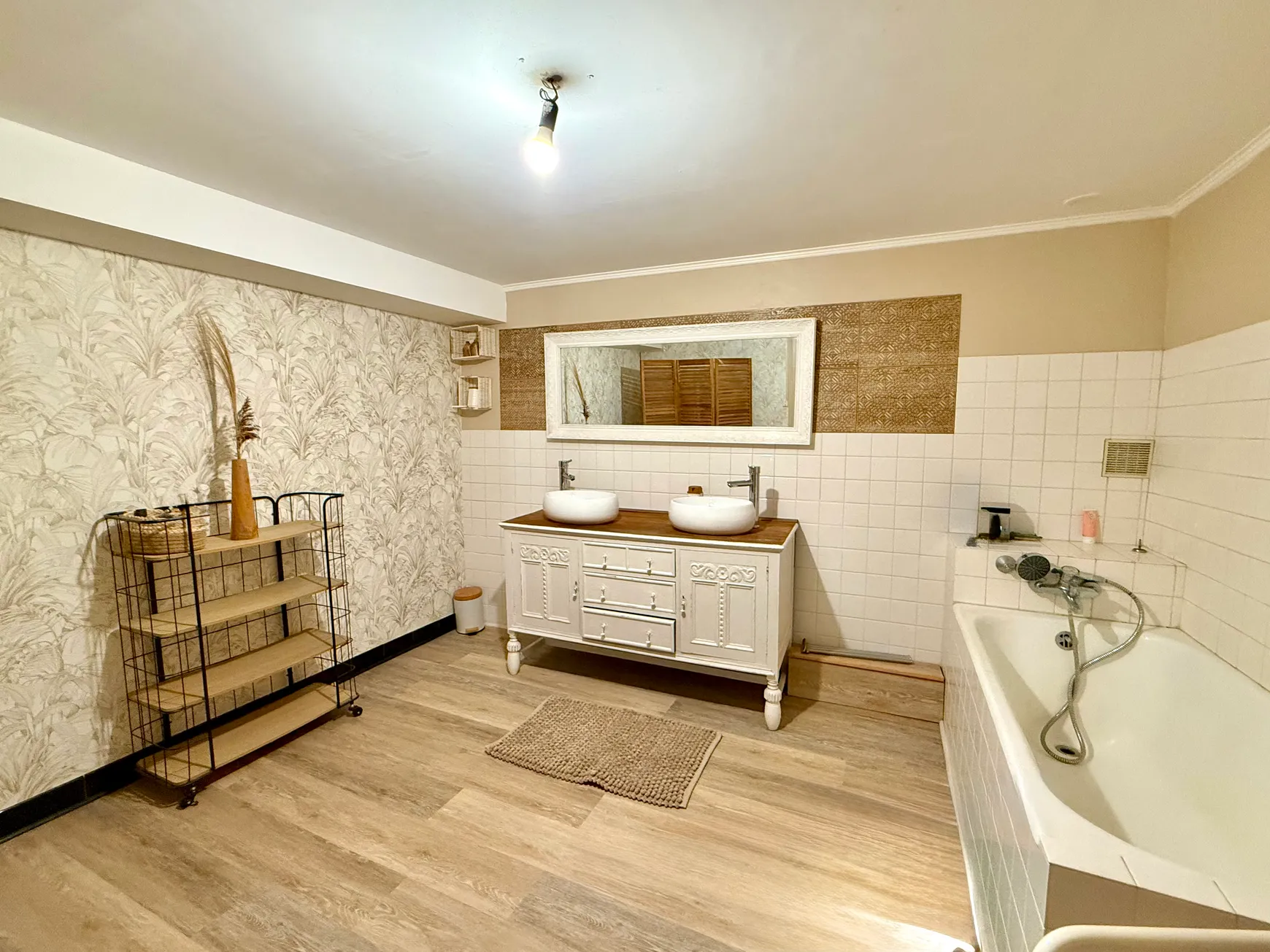 Maison de village en pierre à vendre à Monts-sur-Guesnes, Vienne – 5 chambres et jardin clos — photo 8