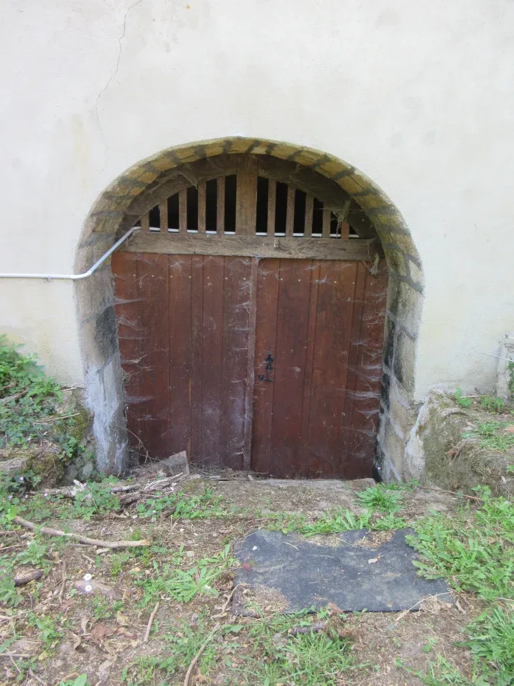 Maison de village en pierre à Chavin, Indre, avec jardin et piscine — photo 10