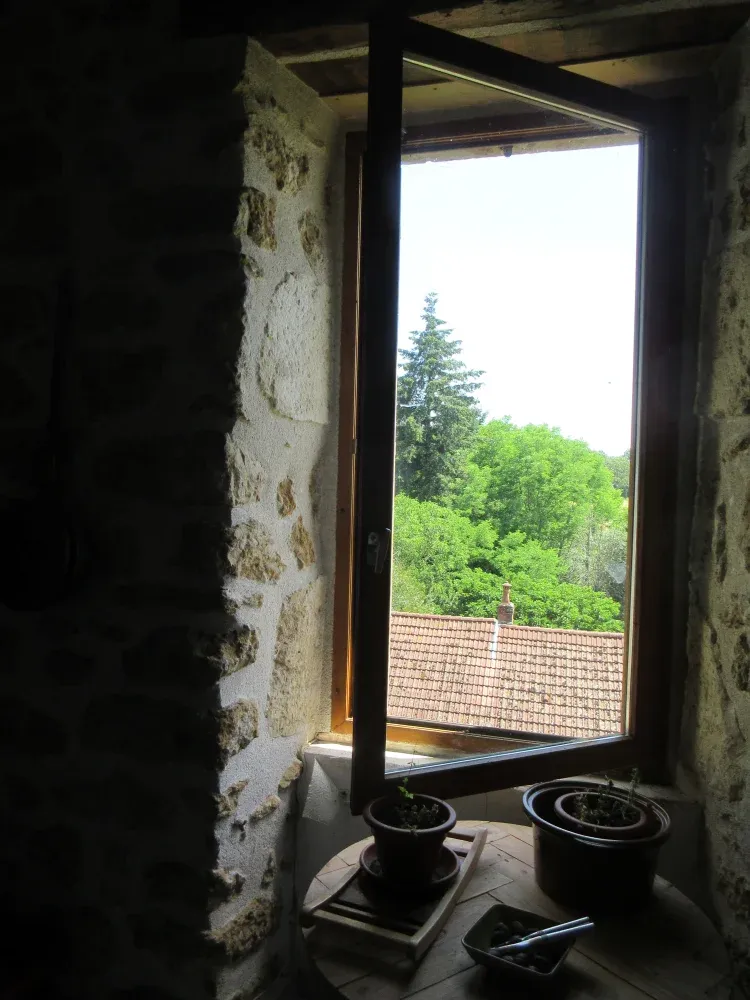 Maison de village en pierre à Chavin, Indre, avec jardin et piscine — photo 4