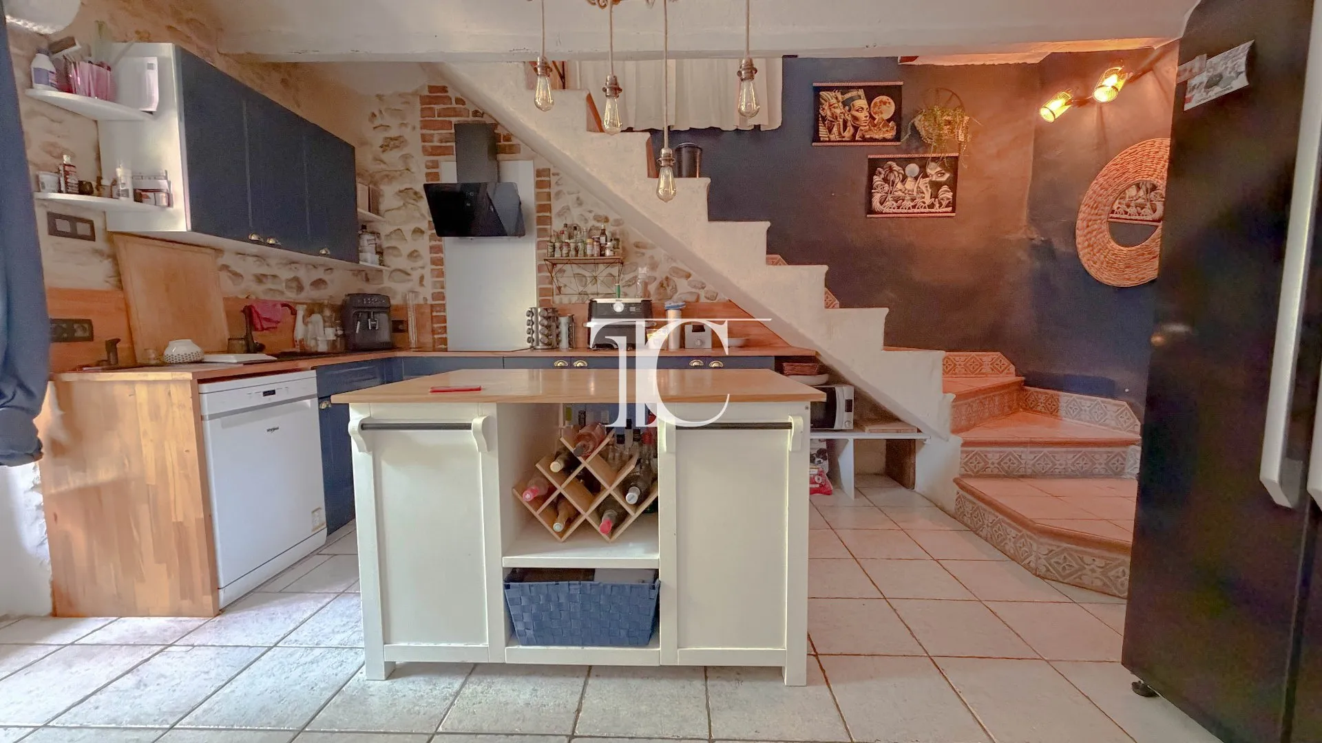Maison en pierre à vendre à Barjac, dans le Gard, avec jardin et terrasse — photo 4