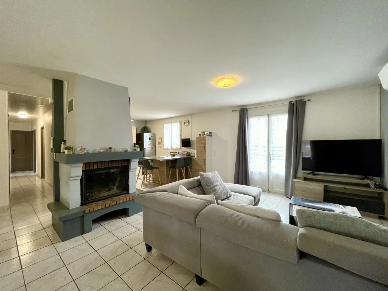 Maison individuelle à vendre à Chabrac, Charente, avec jardin et piscine — photo 4