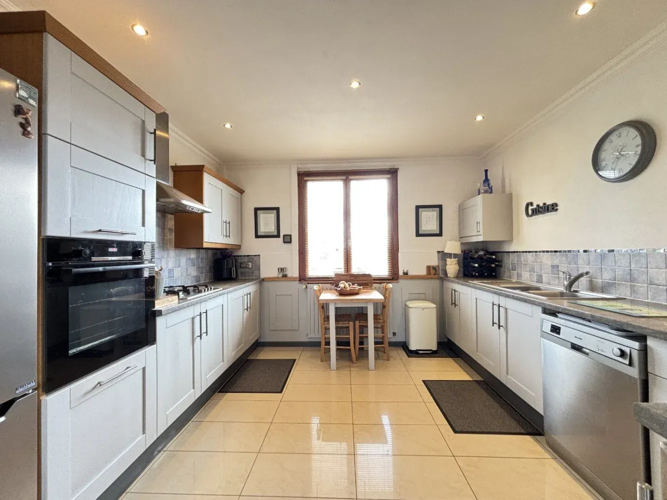 Renovated Village House in Châtain, Vienne, with 8,491 m² of Land and a Swimming Pool photo 2