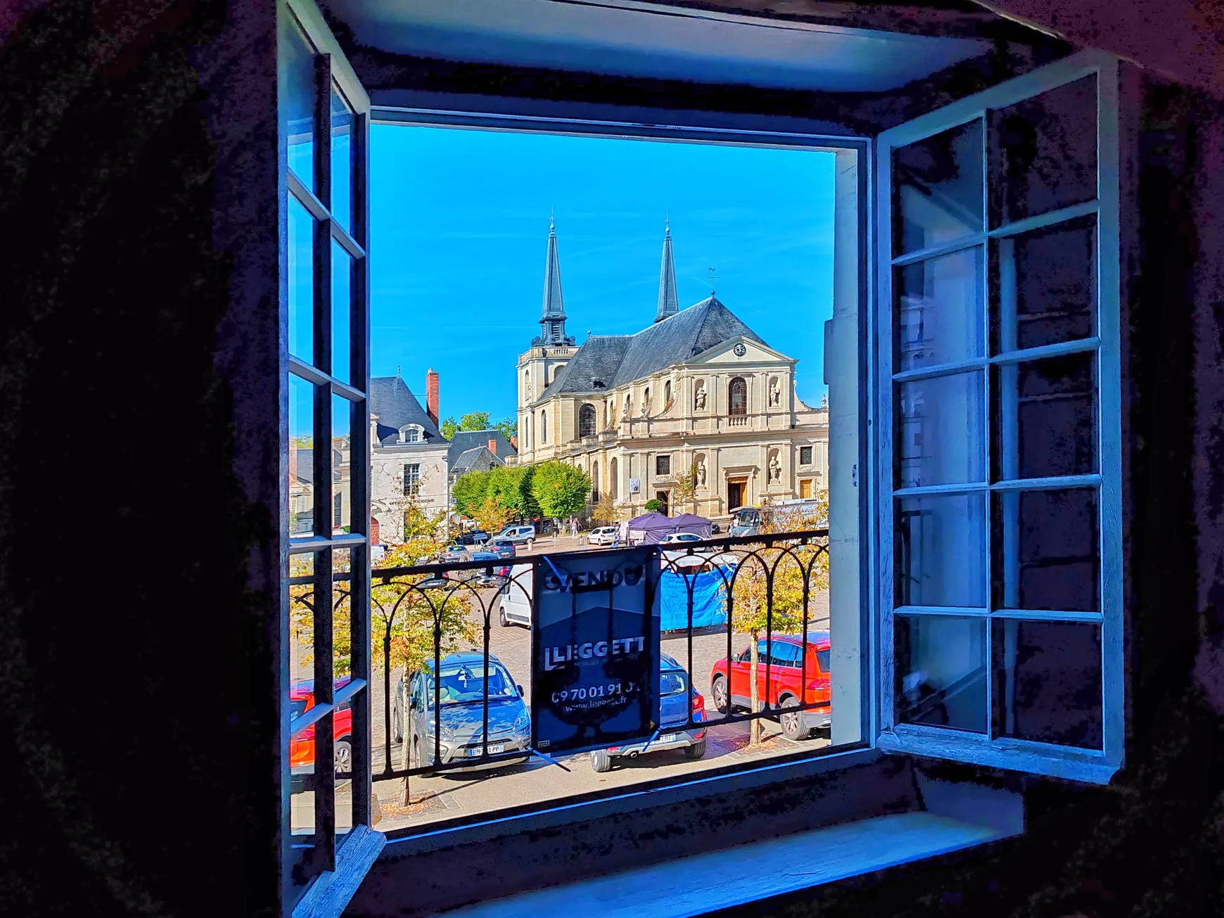 Maison de ville à vendre à Richelieu, Indre-et-Loire – duplex à rénover et commerce loué — photo 2