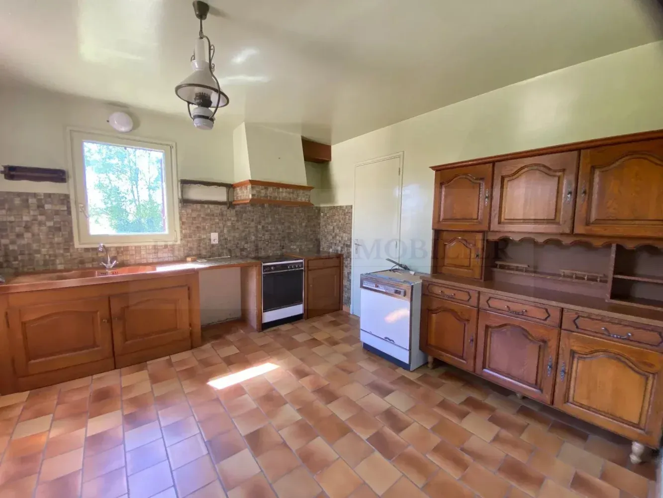 Maison de campagne à rénover à Puy-l'Évêque, Lot, avec 8 chambres et terrain de 1 482 m² — photo 9