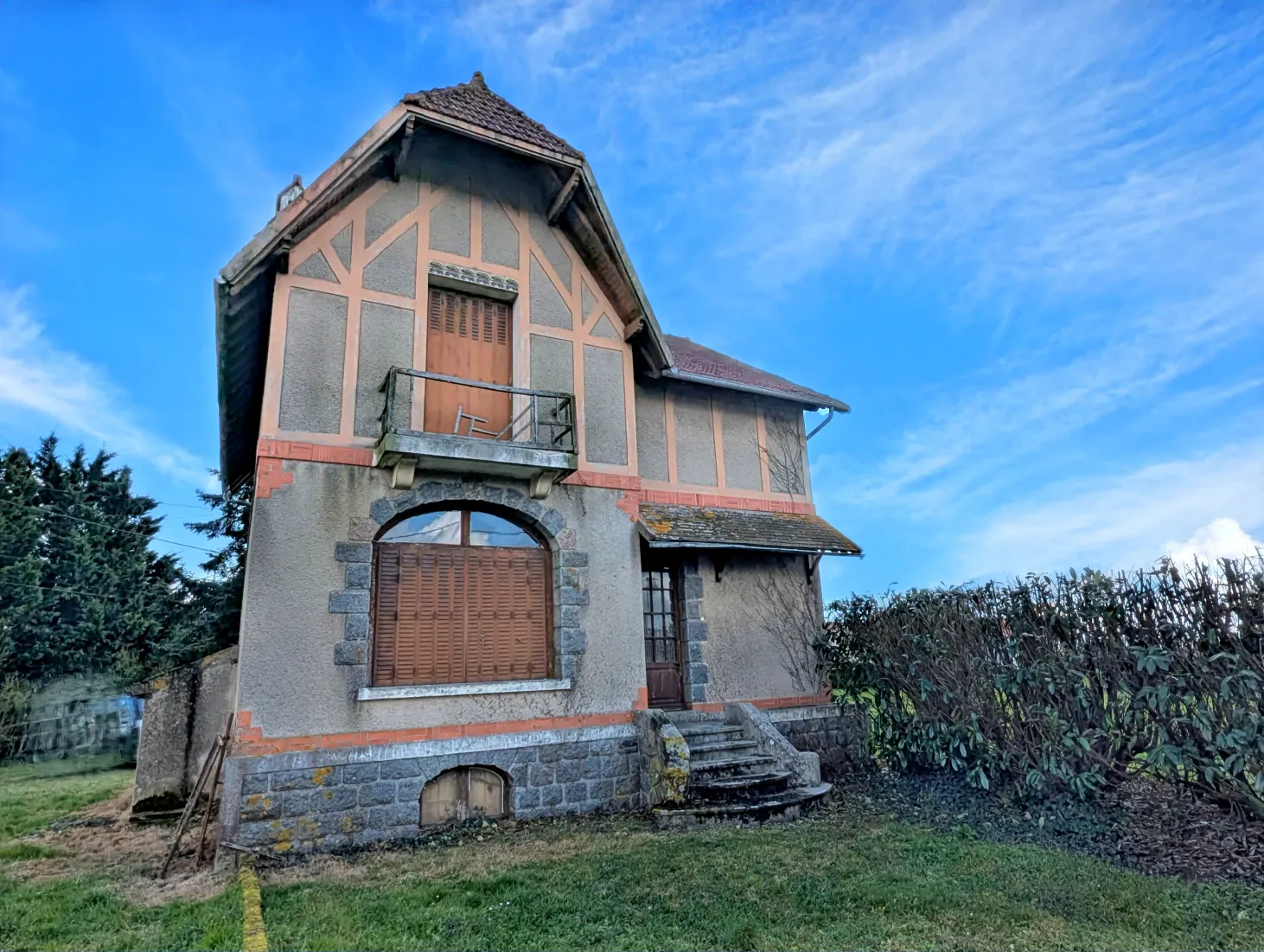Character home to renovate with land in Argentonnay, Deux-Sèvres photo 2