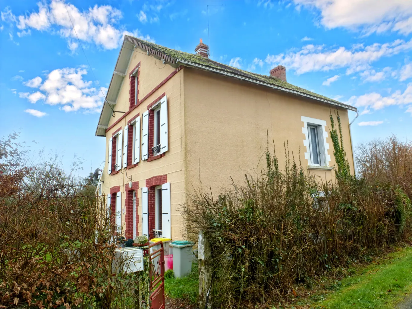 Village house for sale in Lourdoueix-Saint-Michel, Indre – 98 m² and 9,350 m² of land photo 2