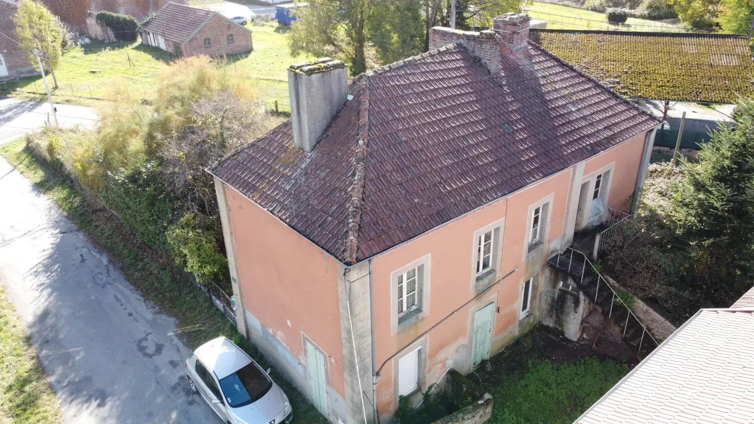 Maison de village à rénover avec terrain à Lavaveix-les-Mines, Creuse — photo 3