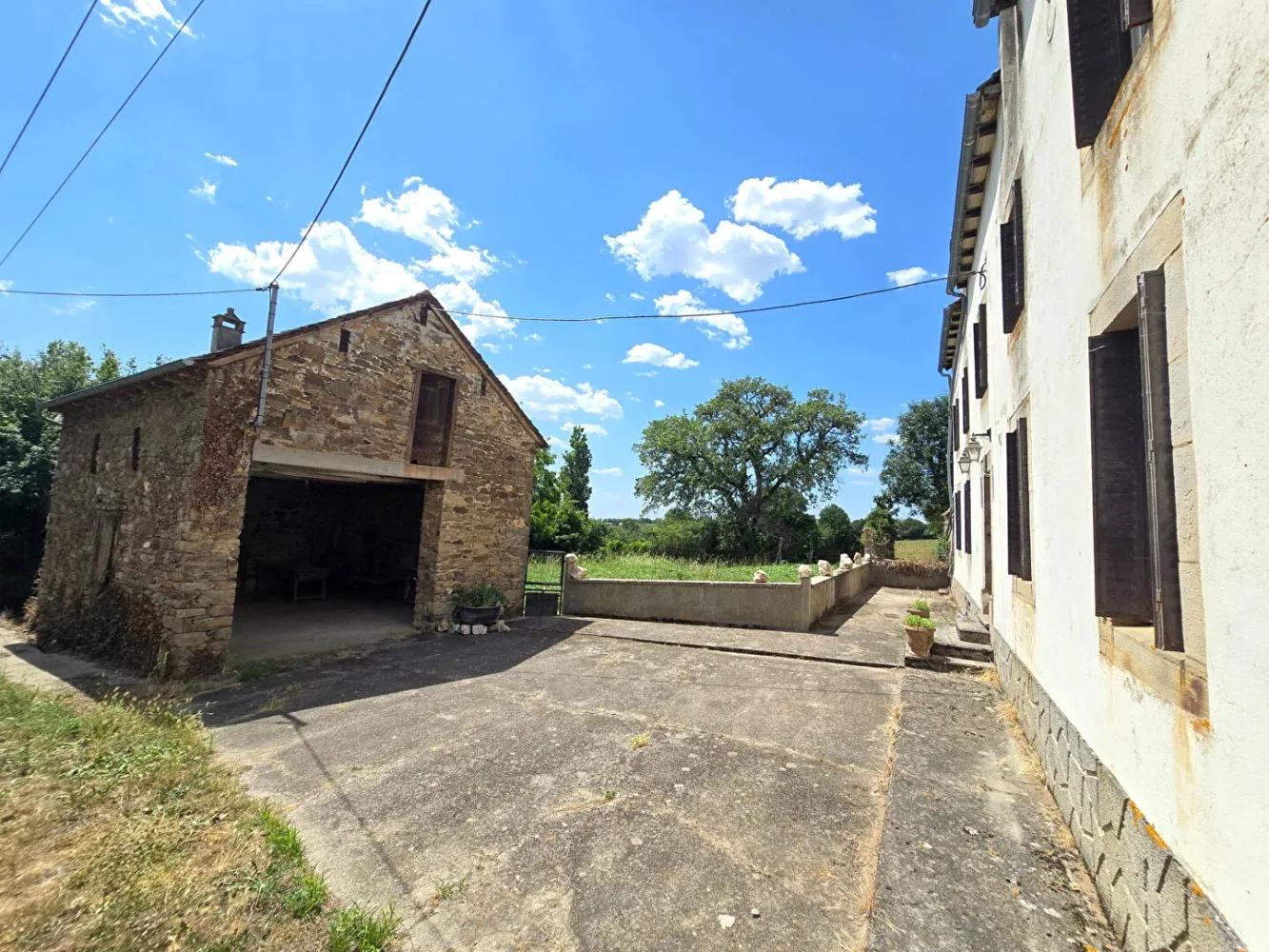 Fermette à vendre à Durenque, Aveyron, avec appartement et 8,9 ha de terrain — photo 2