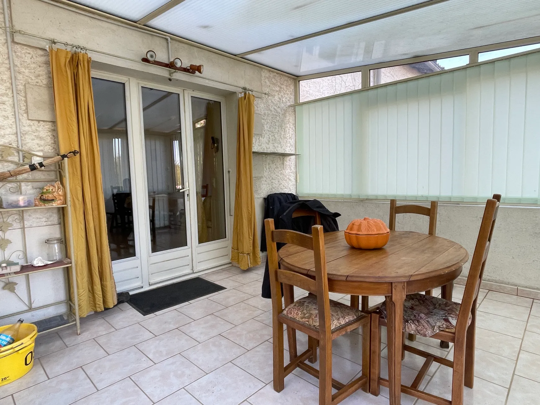Maison de plain-pied avec jardin à Saint-Amant-de-Boixe, Charente — photo 7