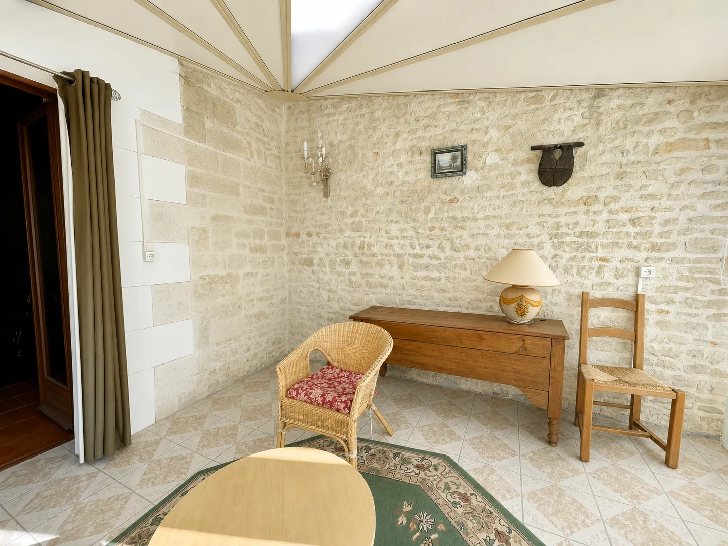 Maison de plain-pied avec jardin à Saint-Amant-de-Boixe, Charente — photo 3