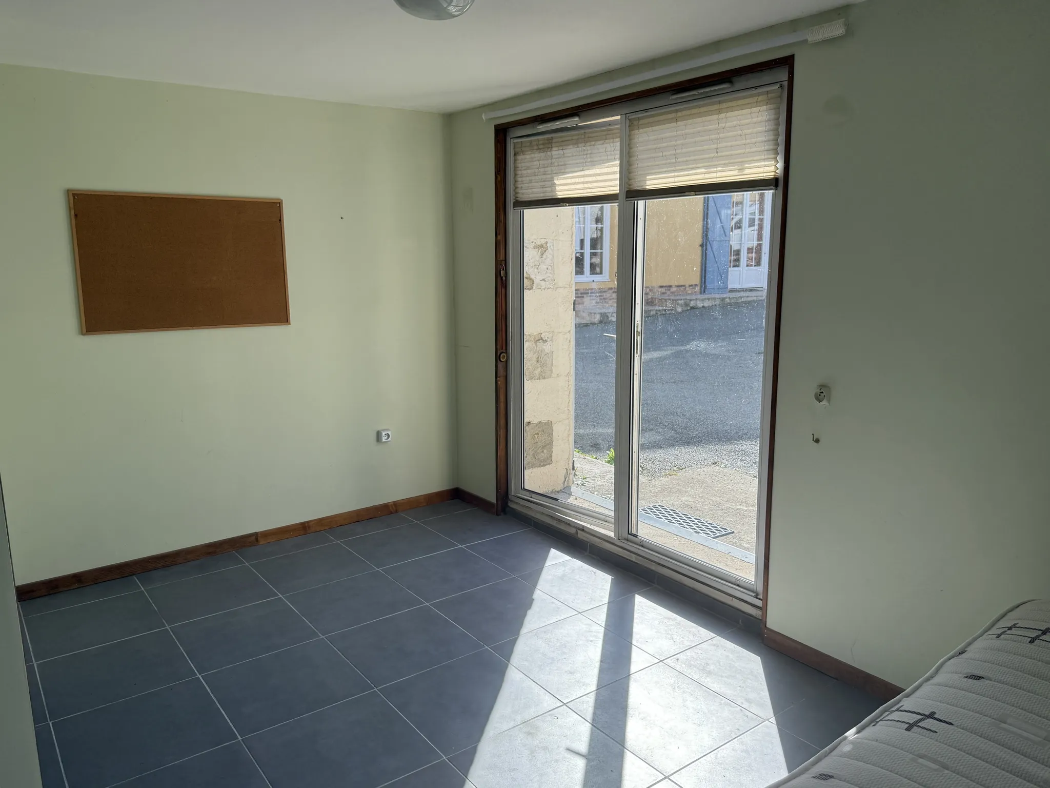 Maison de village avec annexe et jardin à vendre à Queaux, Vienne — photo 7