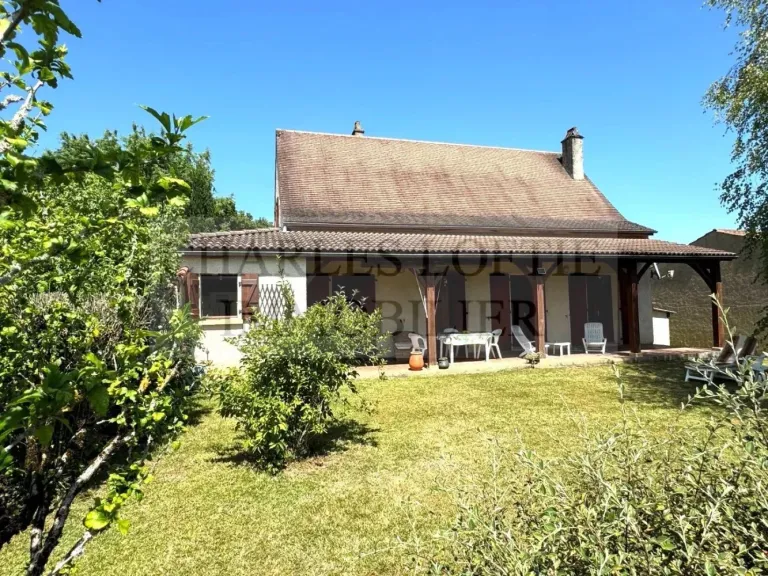 Maison familiale à vendre avec jardin à Cazals, dans le Lot Photo du bien