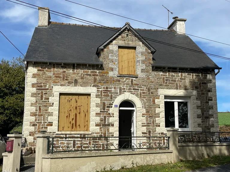 Le Mené, Côtes-d’Armor : maison en pierre à rénover avec terrain de 1 193 m² Photo du bien
