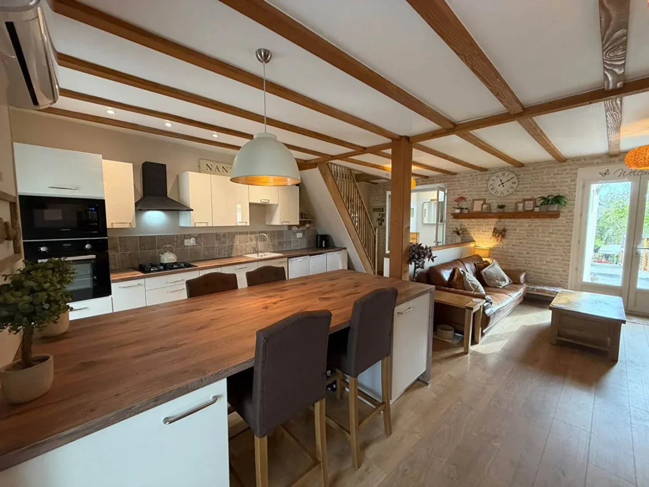 Maison de village rénovée avec jardin à Mailhac-sur-Benaize, Haute-Vienne — photo 3