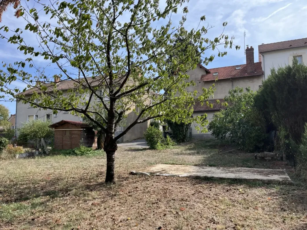 Maison de ville avec jardin à Bellac, Haute-Vienne — photo 2