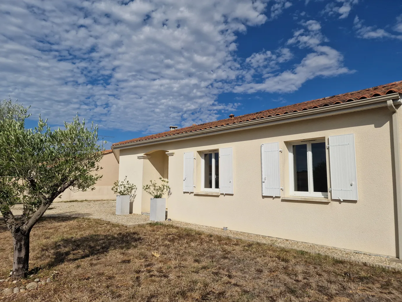Single-Story House for Sale in Nersac, Charente — 3 Bedrooms and Garden photo 2