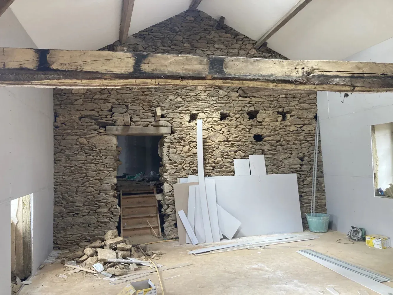 Chalais, Indre : maison à rénover avec jardin clos de 8 584 m² — photo 8
