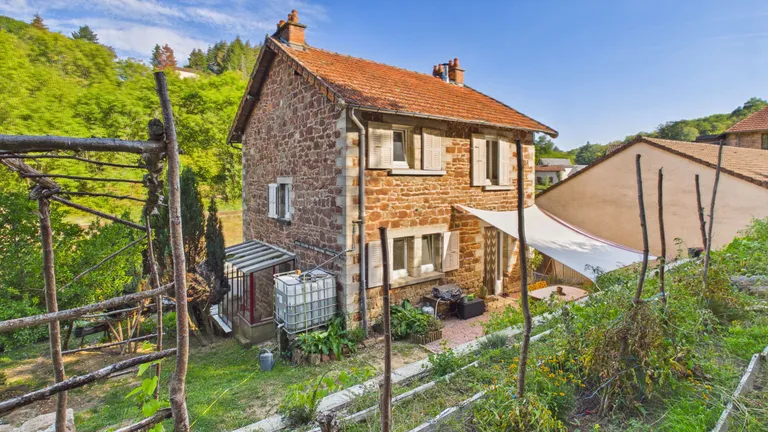 Maison en pierre avec terrain d’un hectare à Auzits, Aveyron Photo du bien