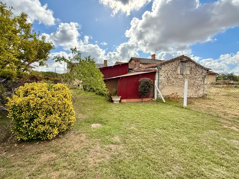 Maison de campagne avec jardin à Guesnes, hameau des Chauleries (Vienne) — photo 3