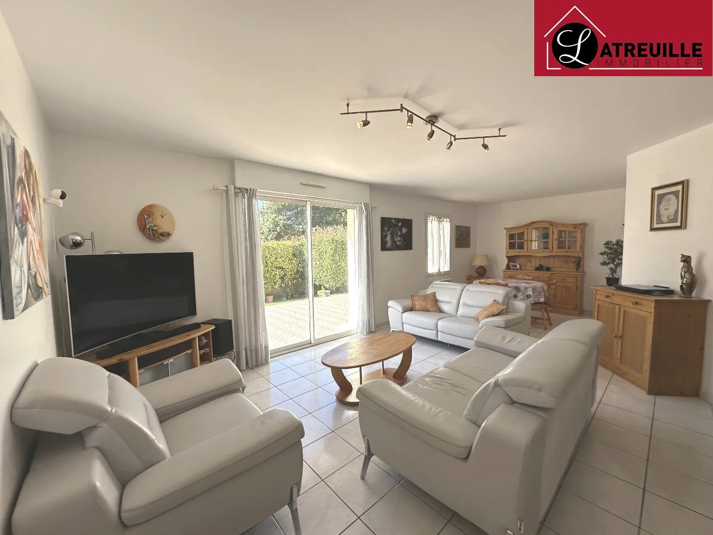 Maison de plain-pied à Tesson, Charente-Maritime, Nouvelle-Aquitaine, avec jardin de 1 066 m² — photo 3