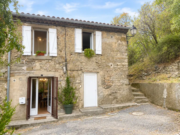 Maison de village rénovée à Val-de-Dagne, Aude, avec cour privée Photo du bien