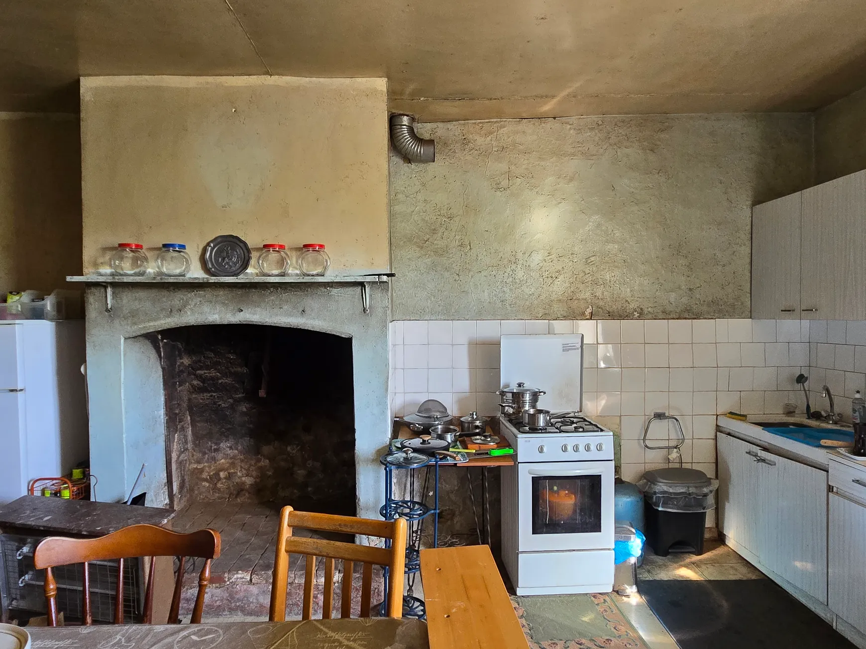 Stone farmhouse to renovate with barn in Le Teilleul, Manche photo 4