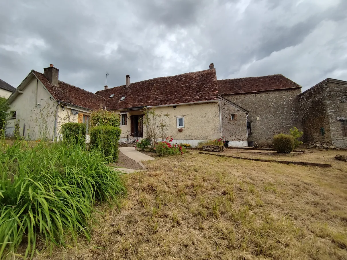 Village house with barn in Cromac, Haute-Vienne photo 2