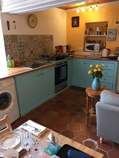 Maison de village en pierre avec jardin à Neuilly-le-Vendin, Mayenne — photo 4